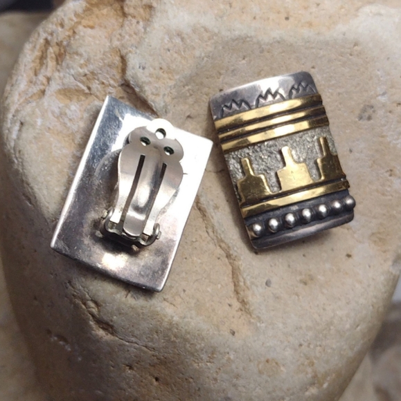 Thomas Tommy Singer Native Sterling Silver Gold Clip On Earrings Signed - Picture 12 of 12